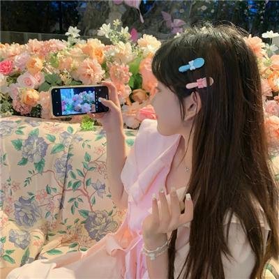 男人转化出机器人铠装